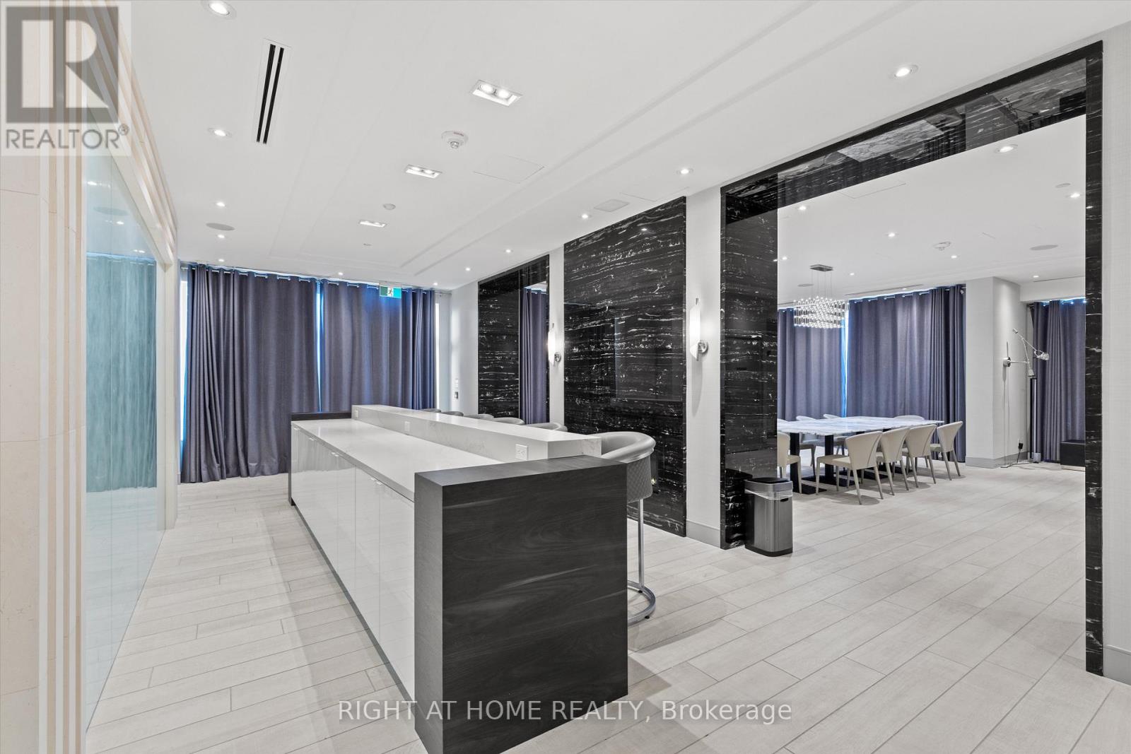 396 Highway 7 #809 Property Photo 28