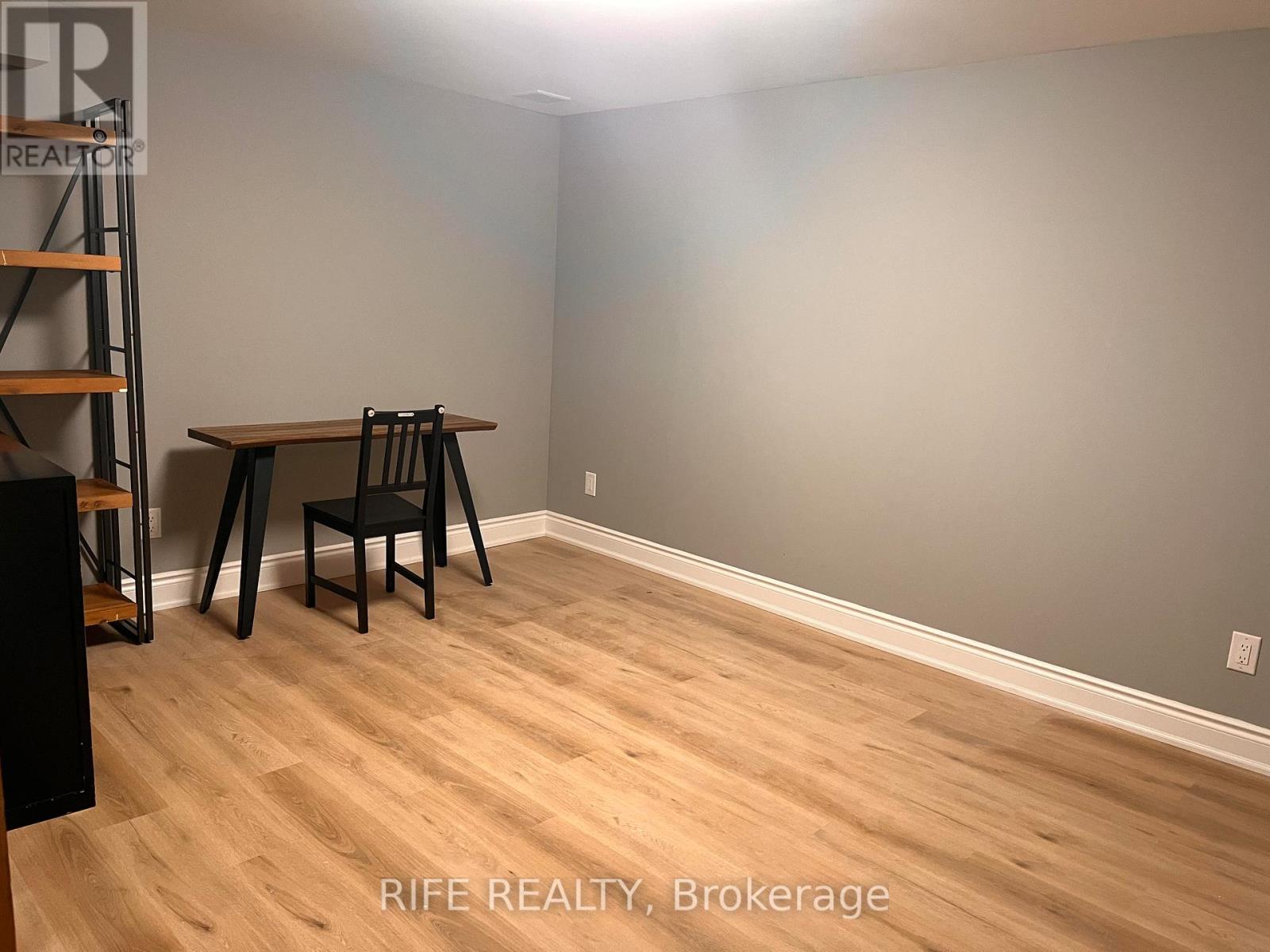 59 Barrington Crescent #bsmt Property Photo 2