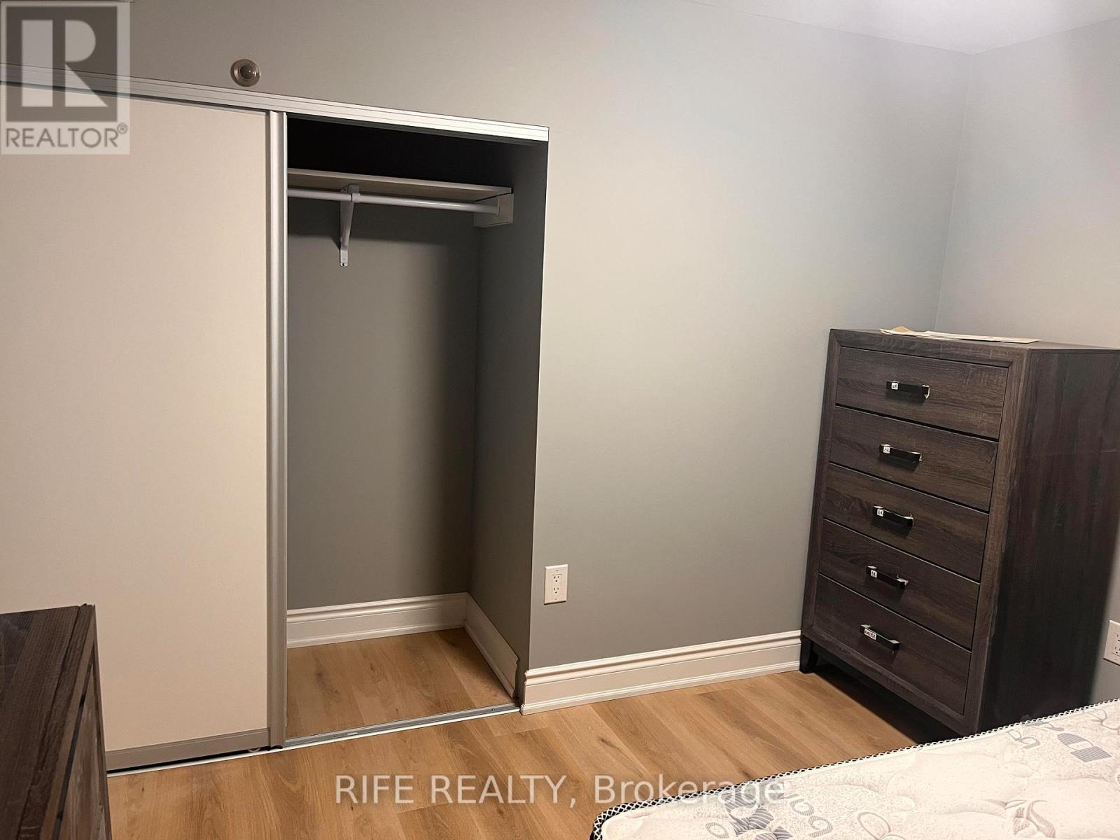 59 Barrington Crescent #bsmt Property Photo 7