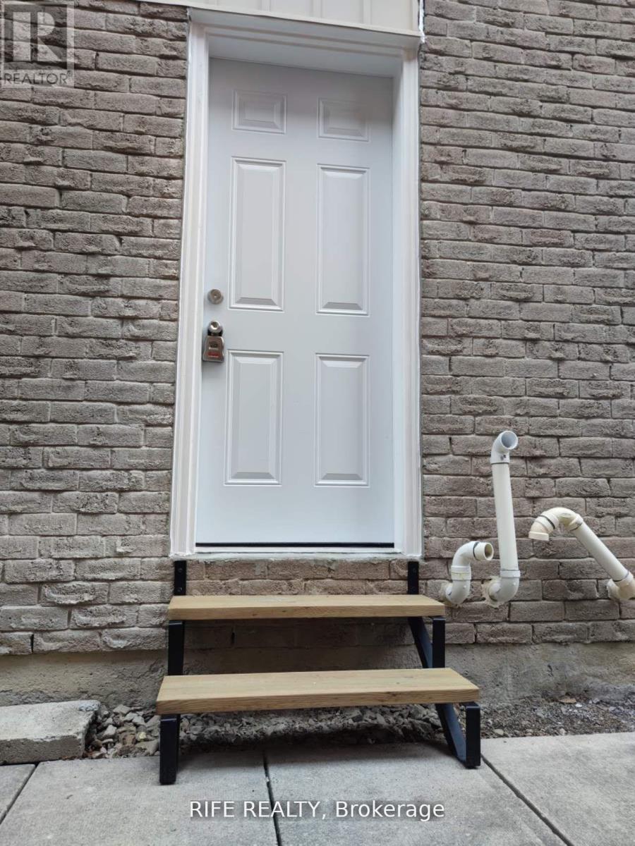 59 Barrington Crescent #bsmt Property Photo 9