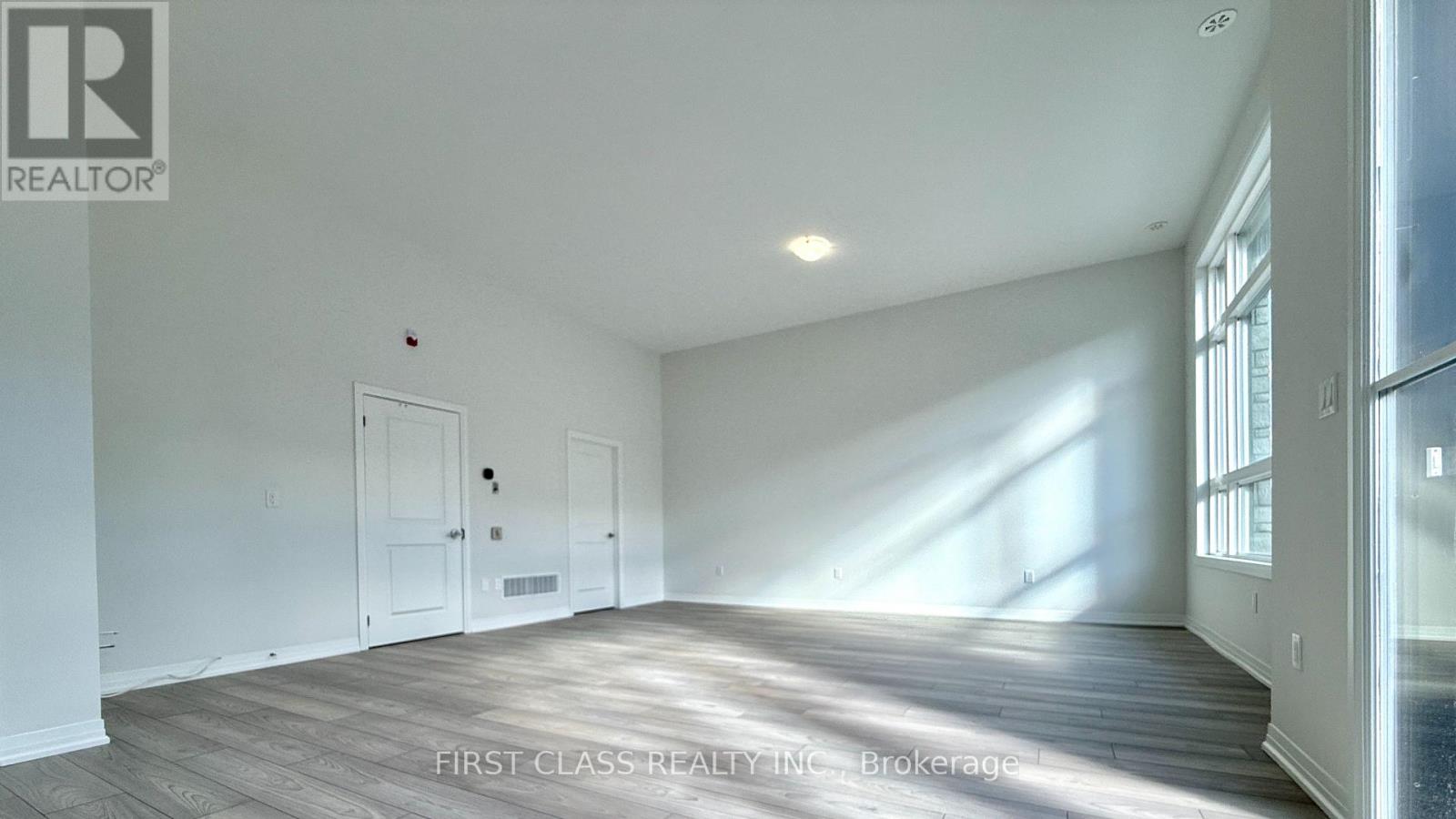 51 Harold Wilson Lane Property Photo 3