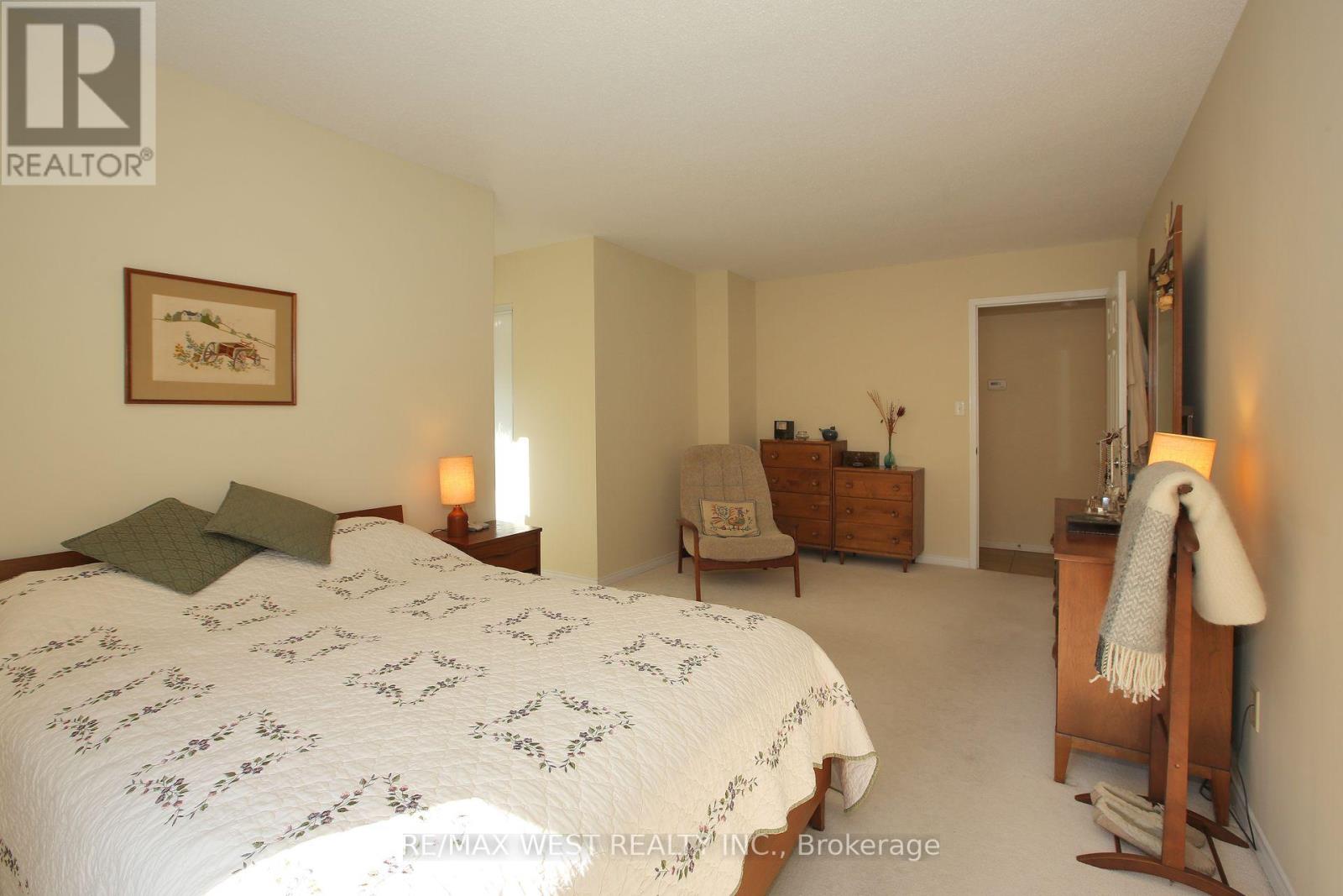 223 - 32 Church Street Property Photo 15