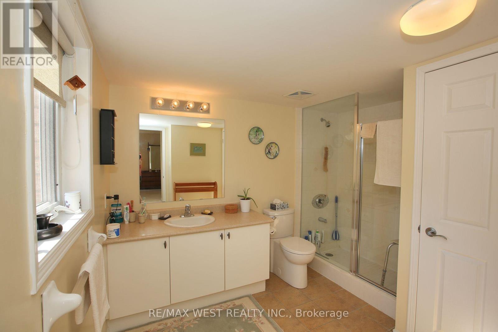 223 - 32 Church Street Property Photo 16