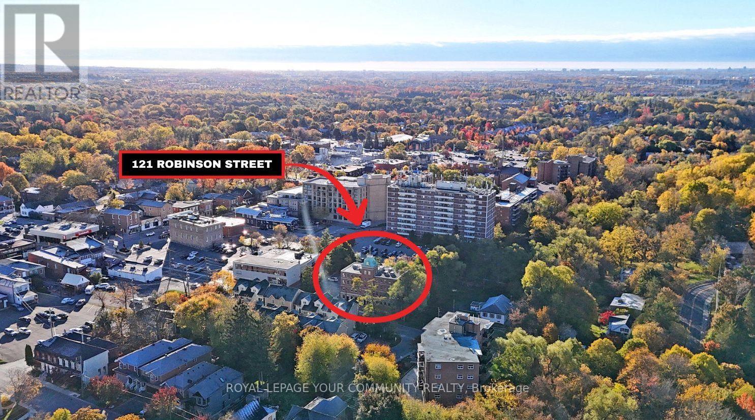 121 Robinson Street Property Photo 3