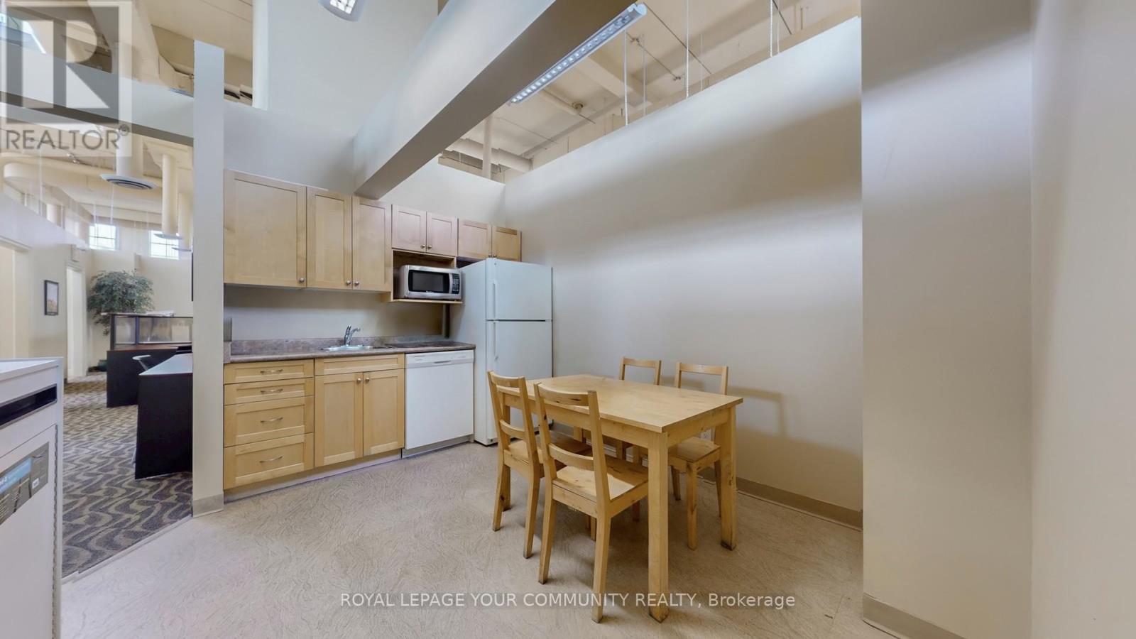 121 Robinson Street Property Photo 26