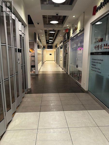 #256 - 7181 Yonge Street Property Photo 4