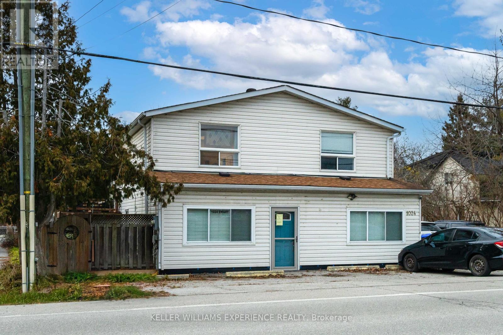 1024 Ewart Street N Property Photo 3