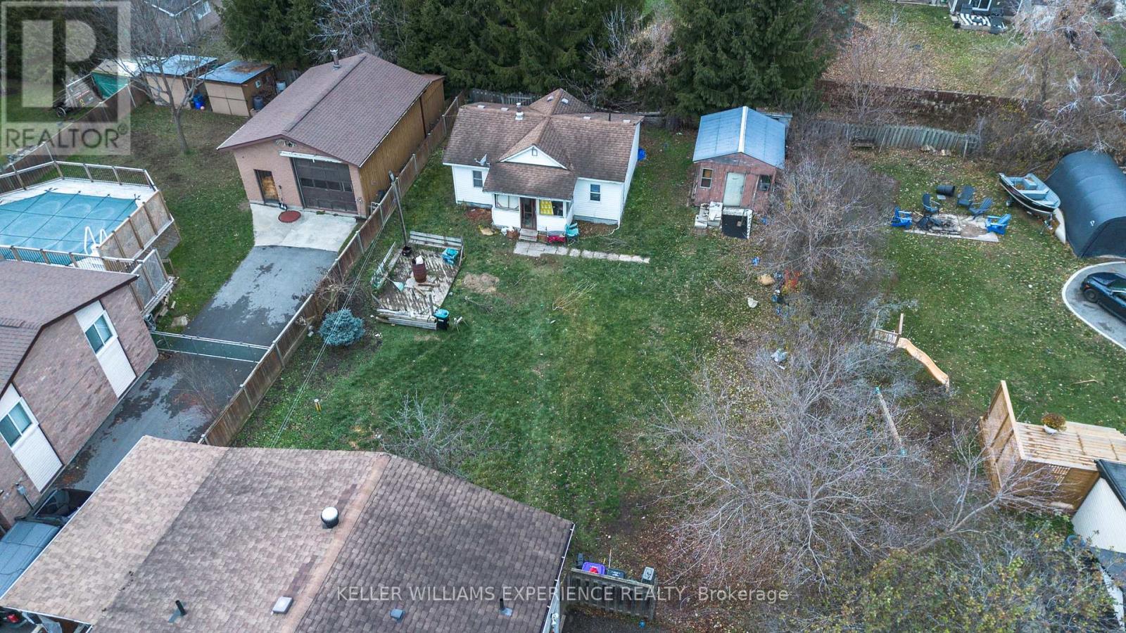 1024 Ewart Street N Property Photo 4