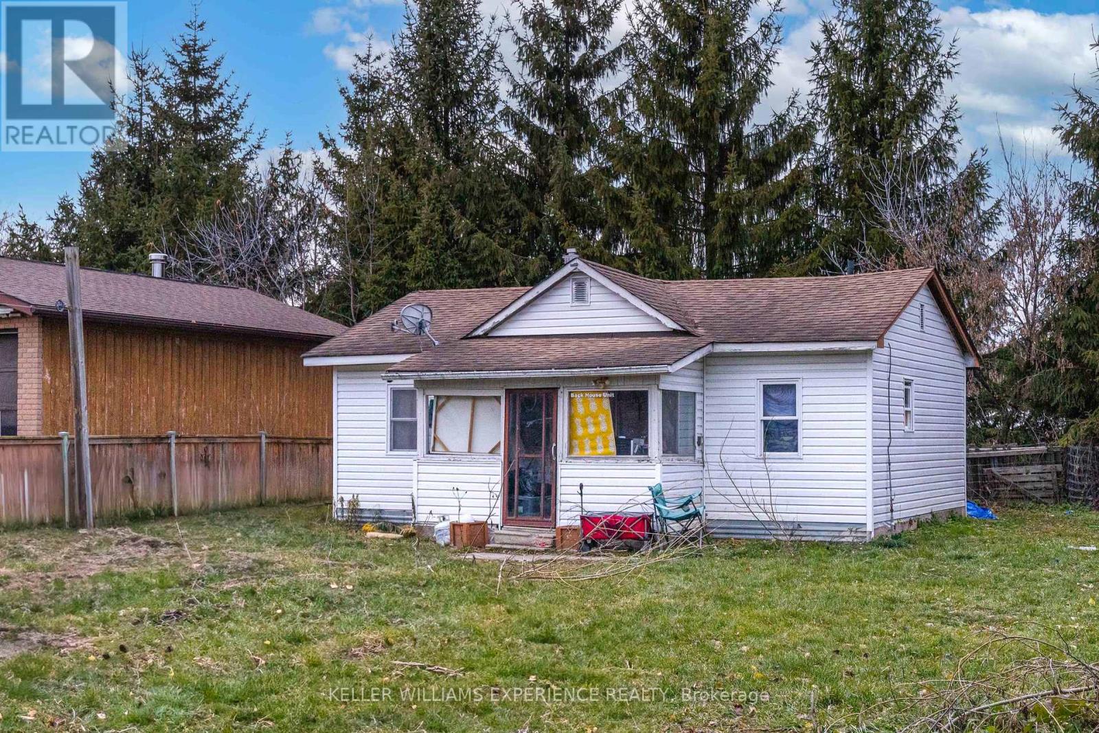 1024 Ewart Street N Property Photo 7
