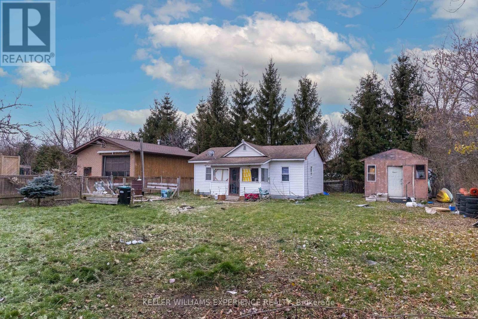 1024 Ewart Street N Property Photo 8
