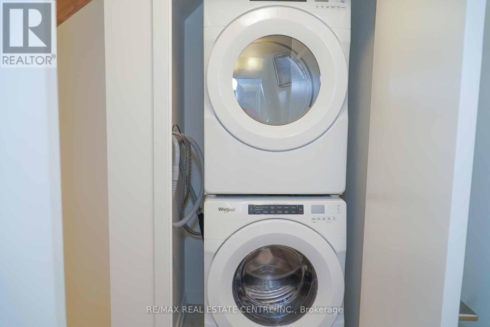 24 - 14 Lytham Green Circle Property Photo 28