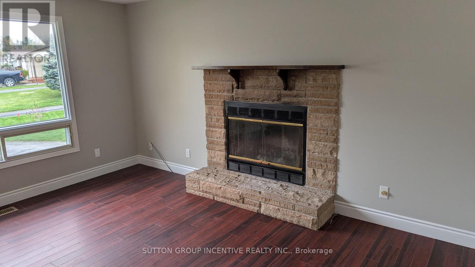 49 Royal Oak Drive Property Photo 5