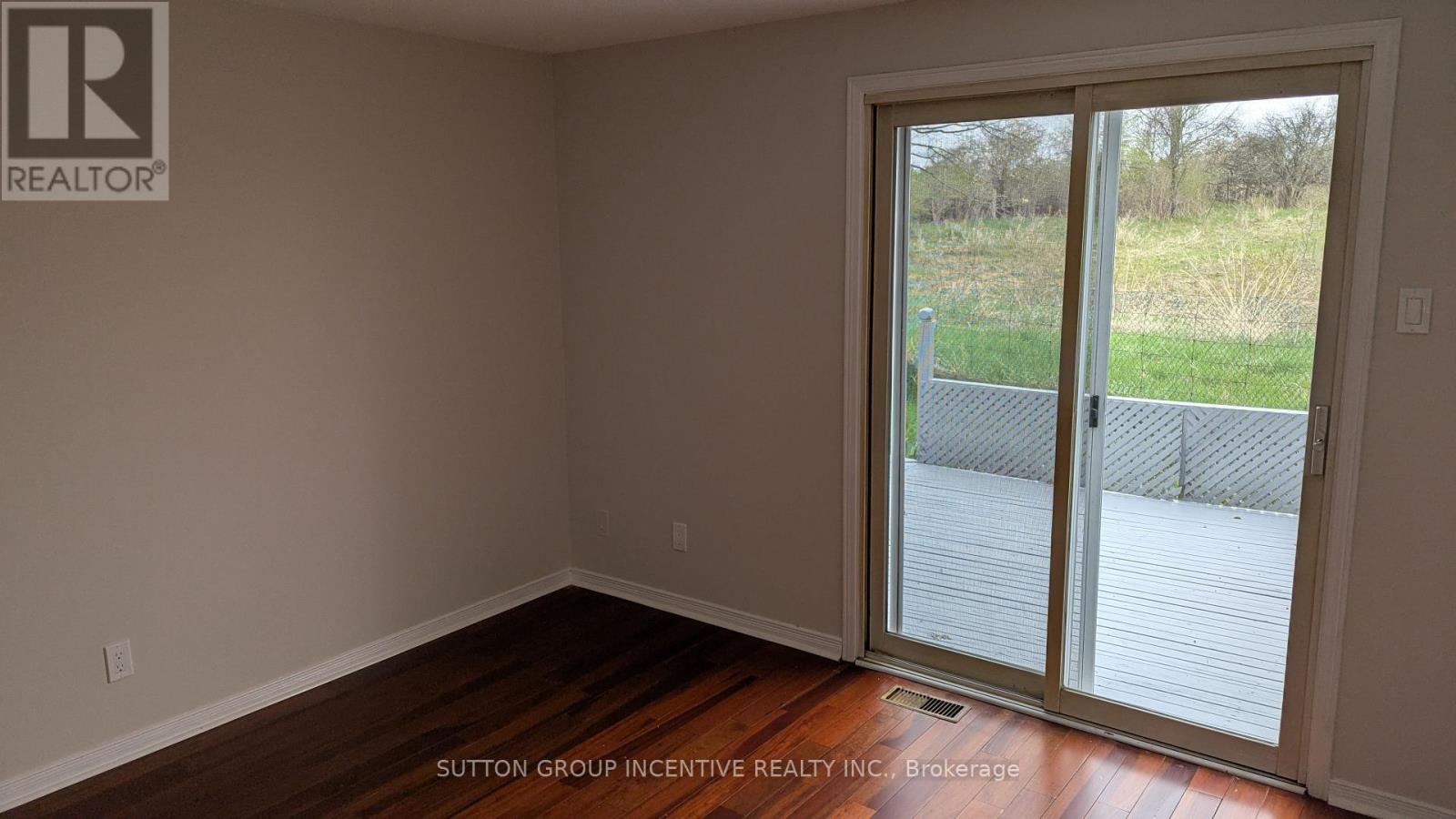 49 Royal Oak Drive Property Photo 6