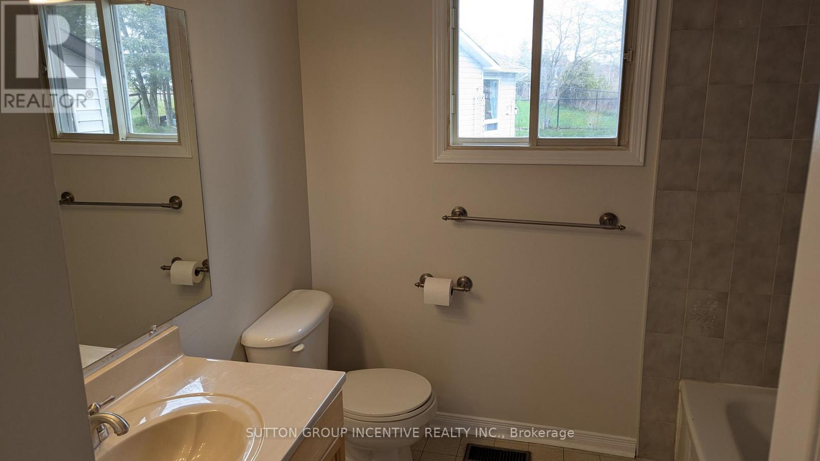 49 Royal Oak Drive Property Photo 7