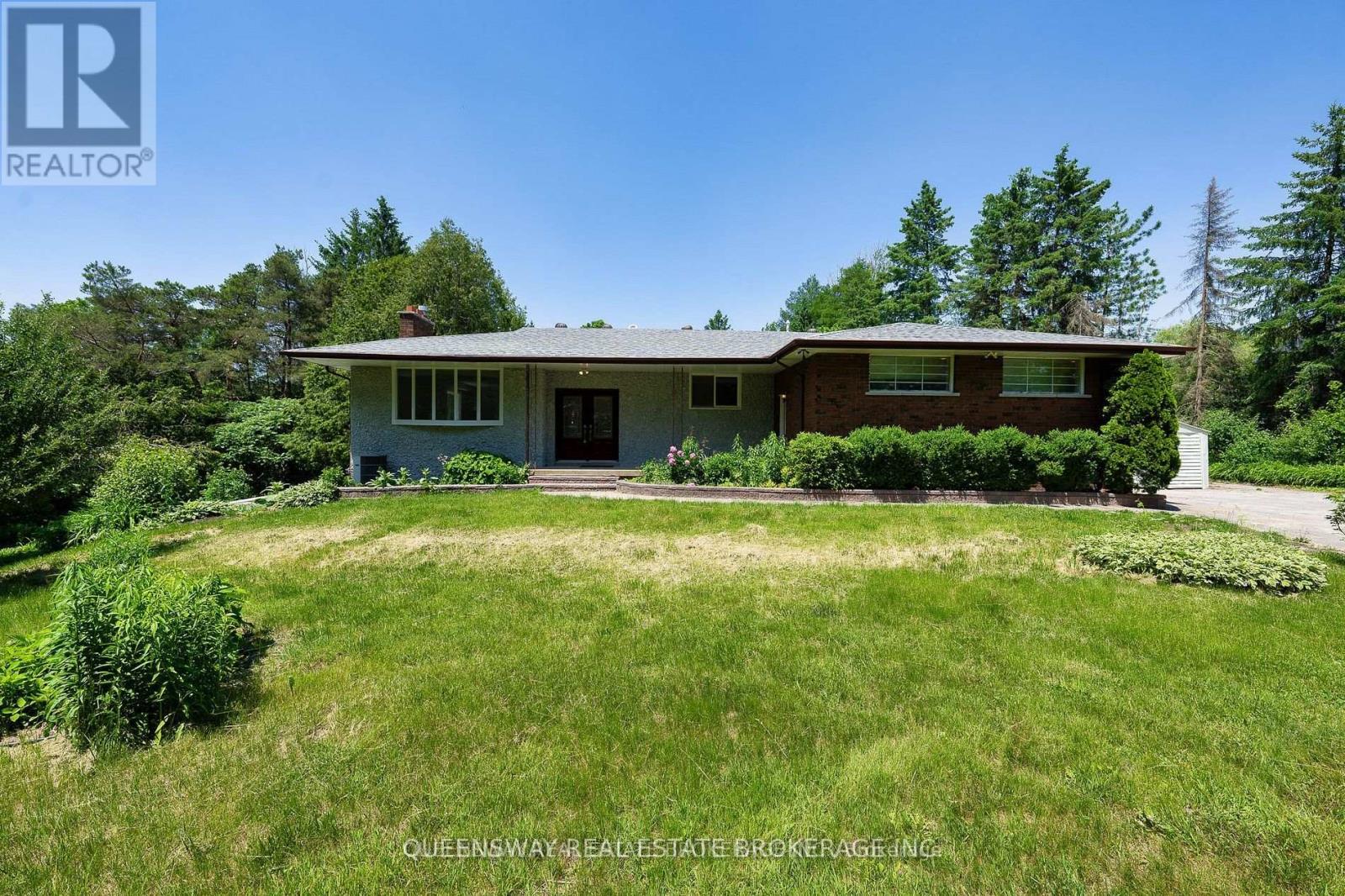 1268 15TH SIDE ROAD Property Photo 1
