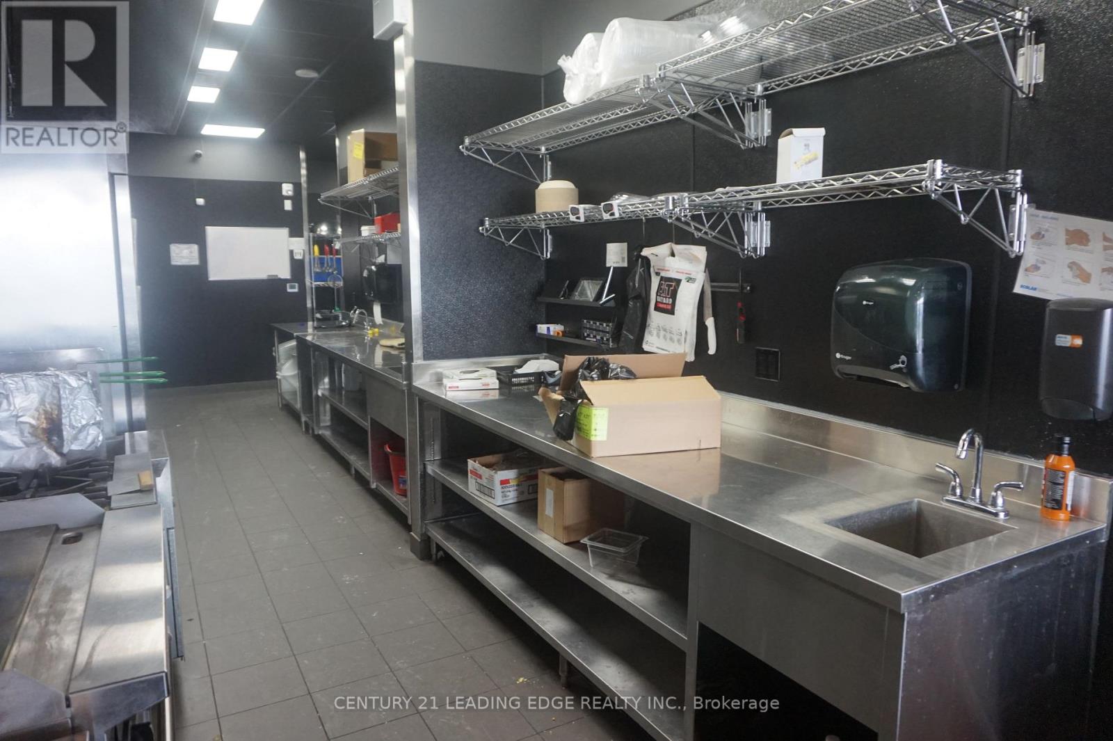 5 - 307 Toronto Street S Property Photo 11