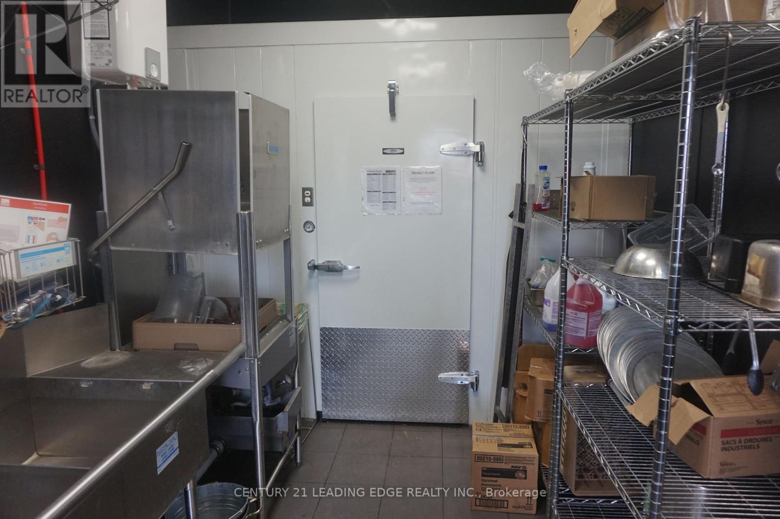 5 - 307 Toronto Street S Property Photo 14