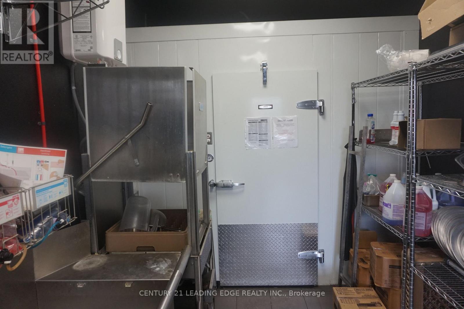 5 - 307 Toronto Street S Property Photo 17