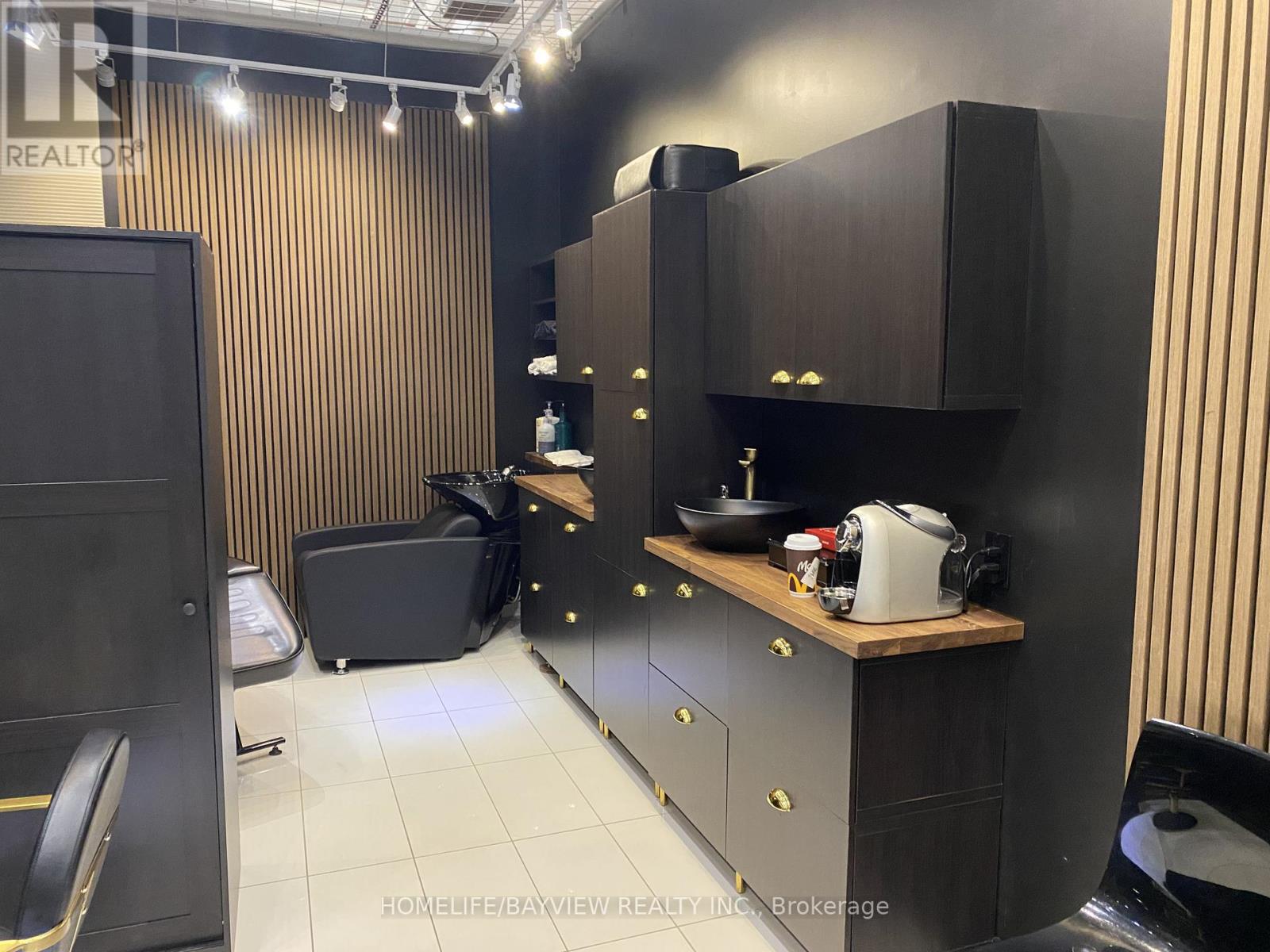 Unit 49 - 7181 Yonge Street Ne Property Photo 4