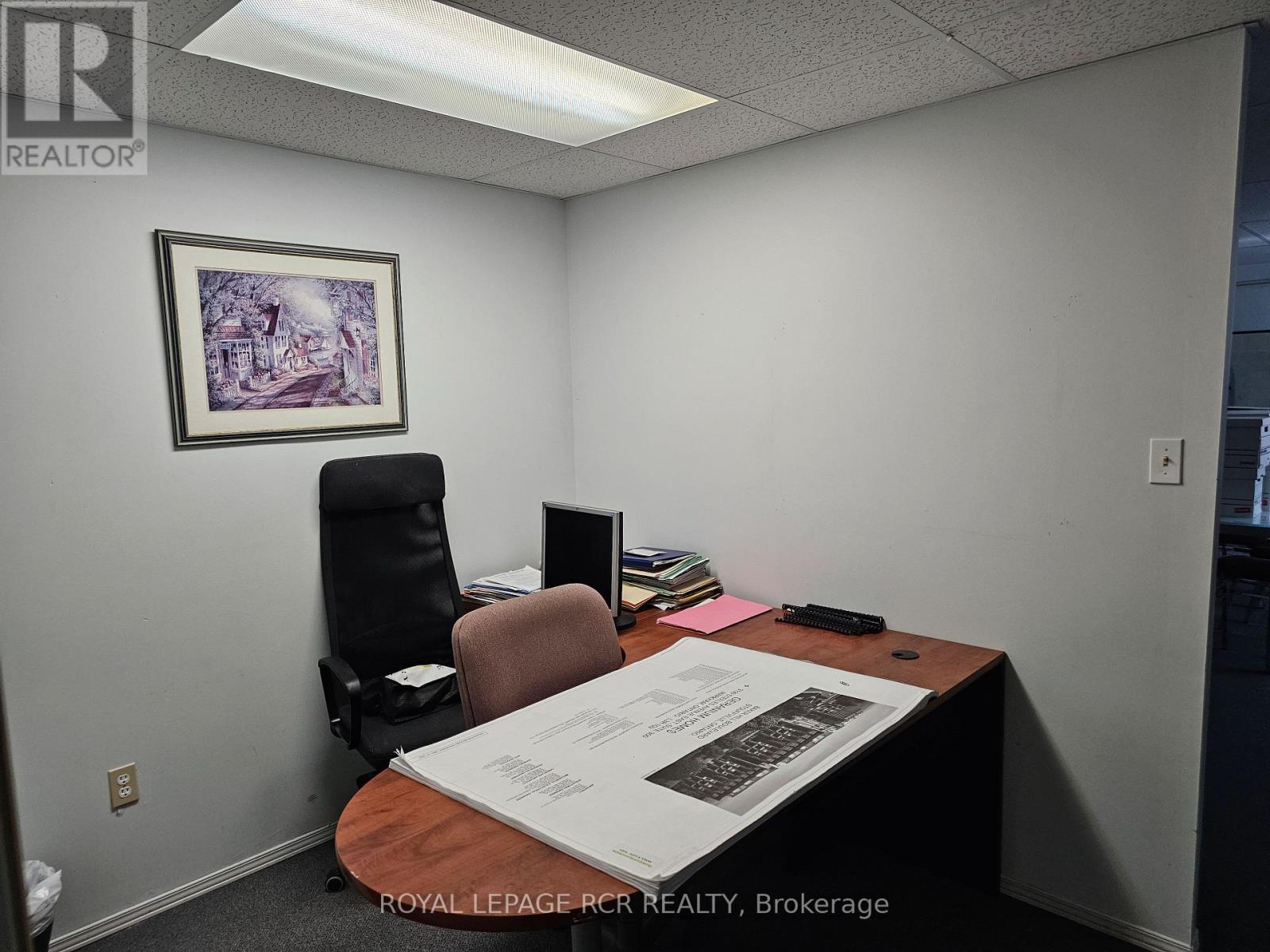 Lower Cubicle - 411 Queen Street Property Photo 6
