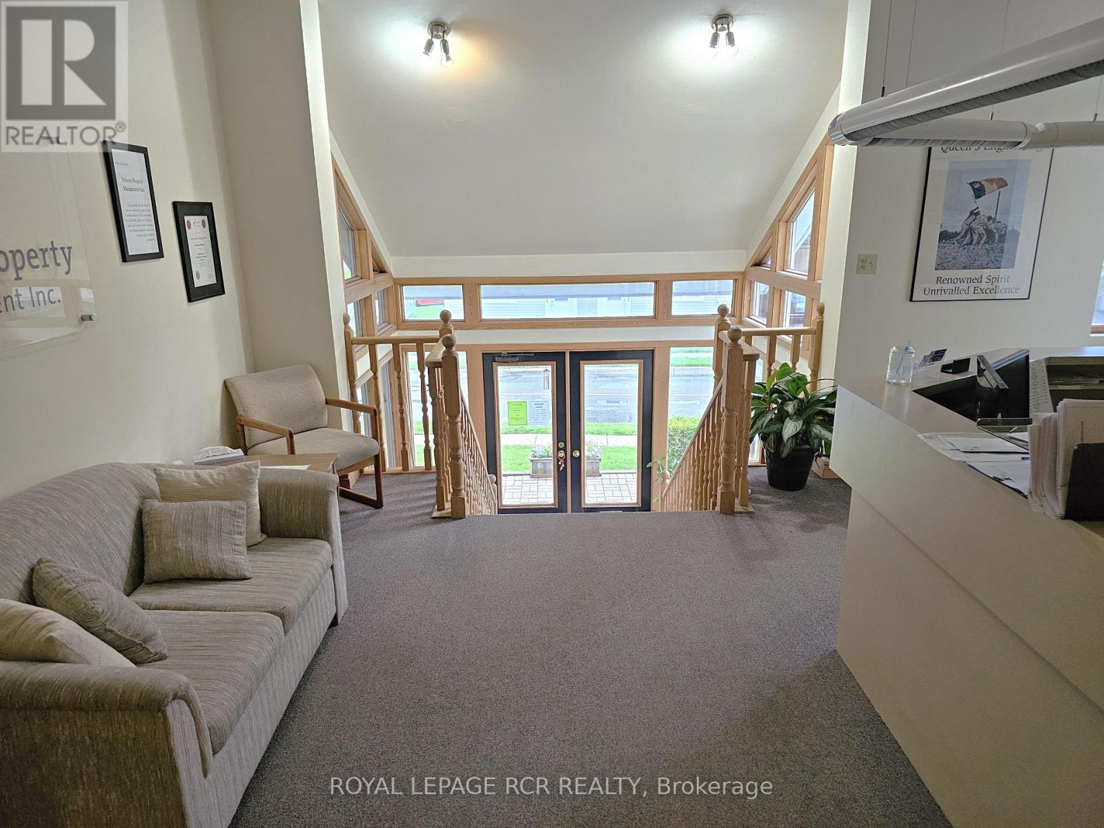 Main 2c - 411 Queen Street Property Photo 2