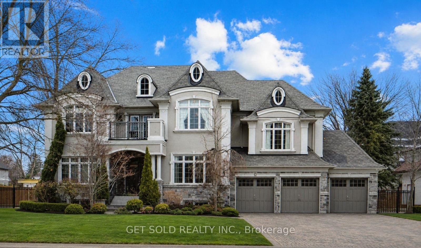 8 Thornhill Avenue Property Photo 1