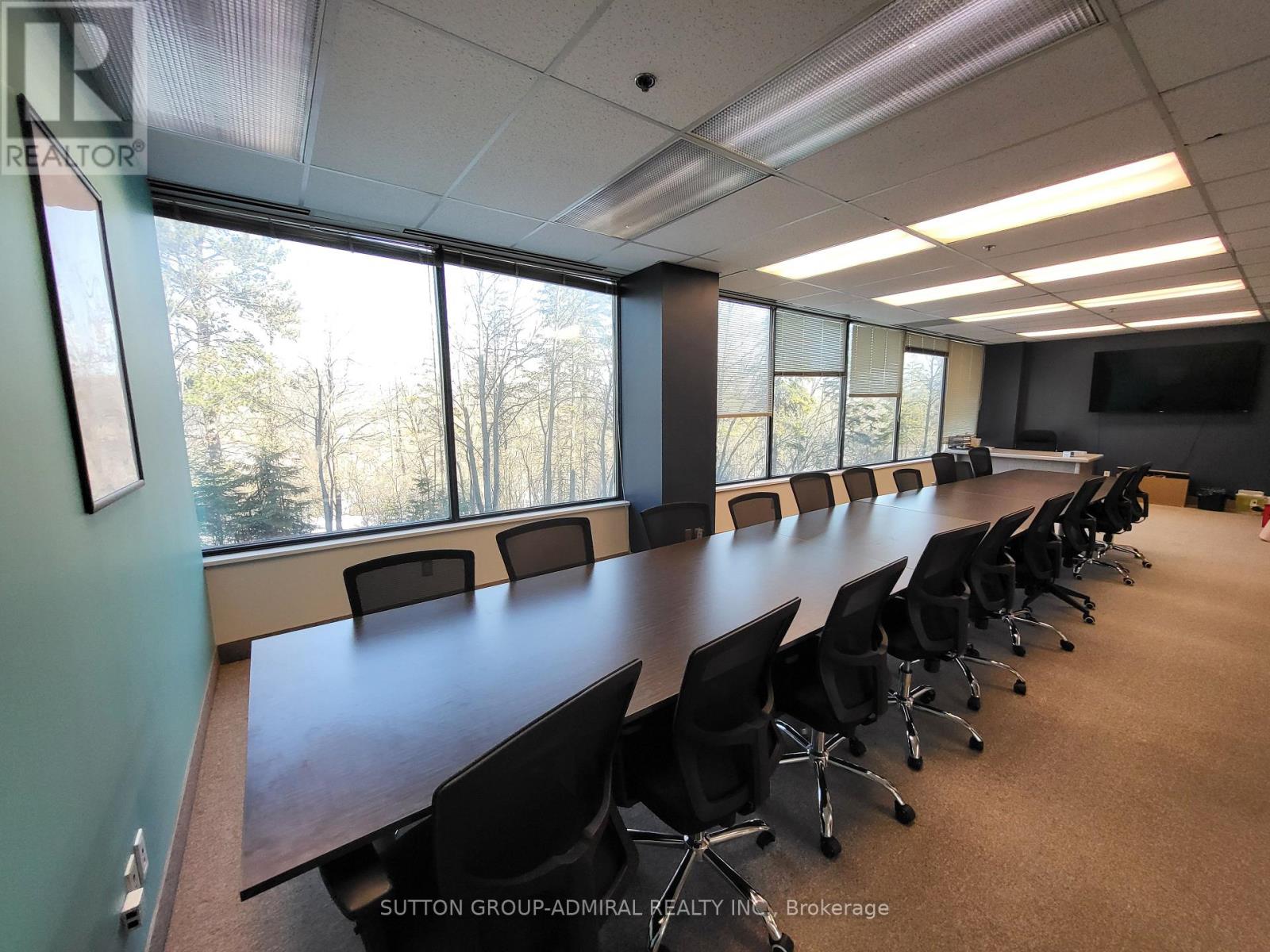 200 - 3100 Steeles Avenue W Property Photo 8