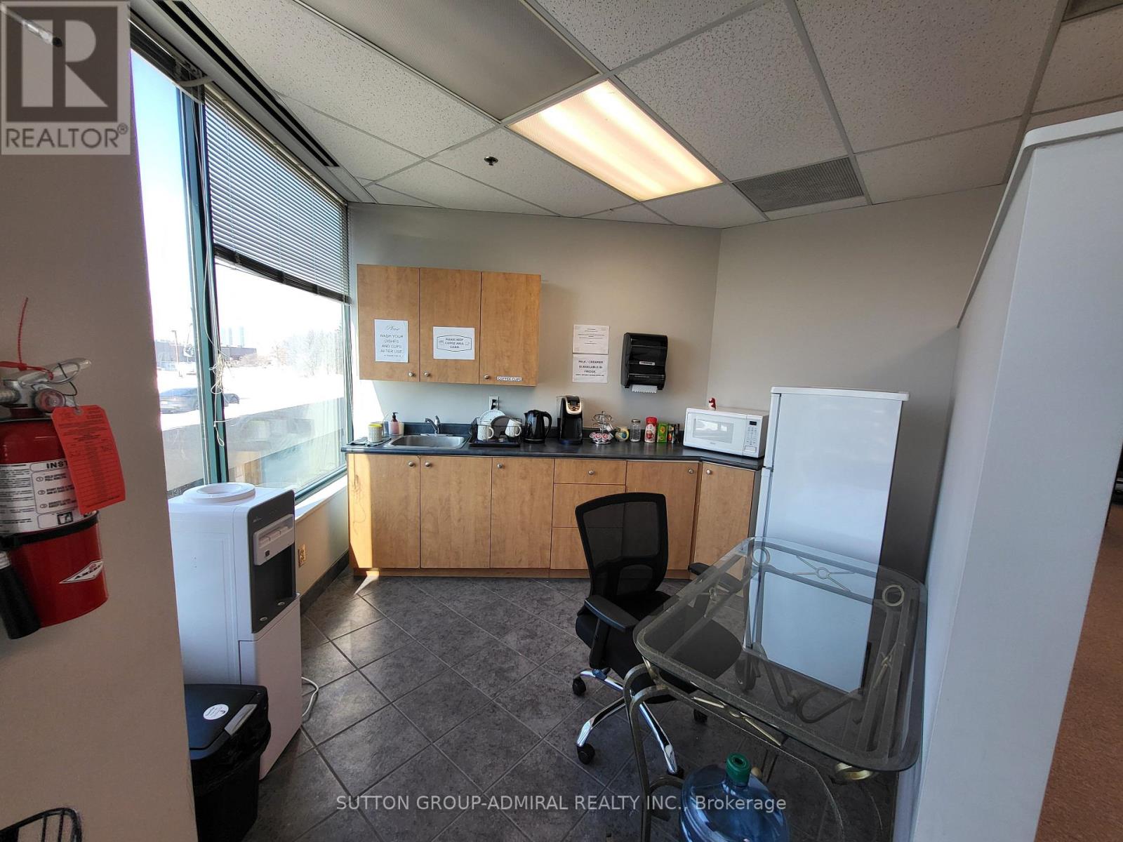 200 - 3100 Steeles Avenue W Property Photo 11