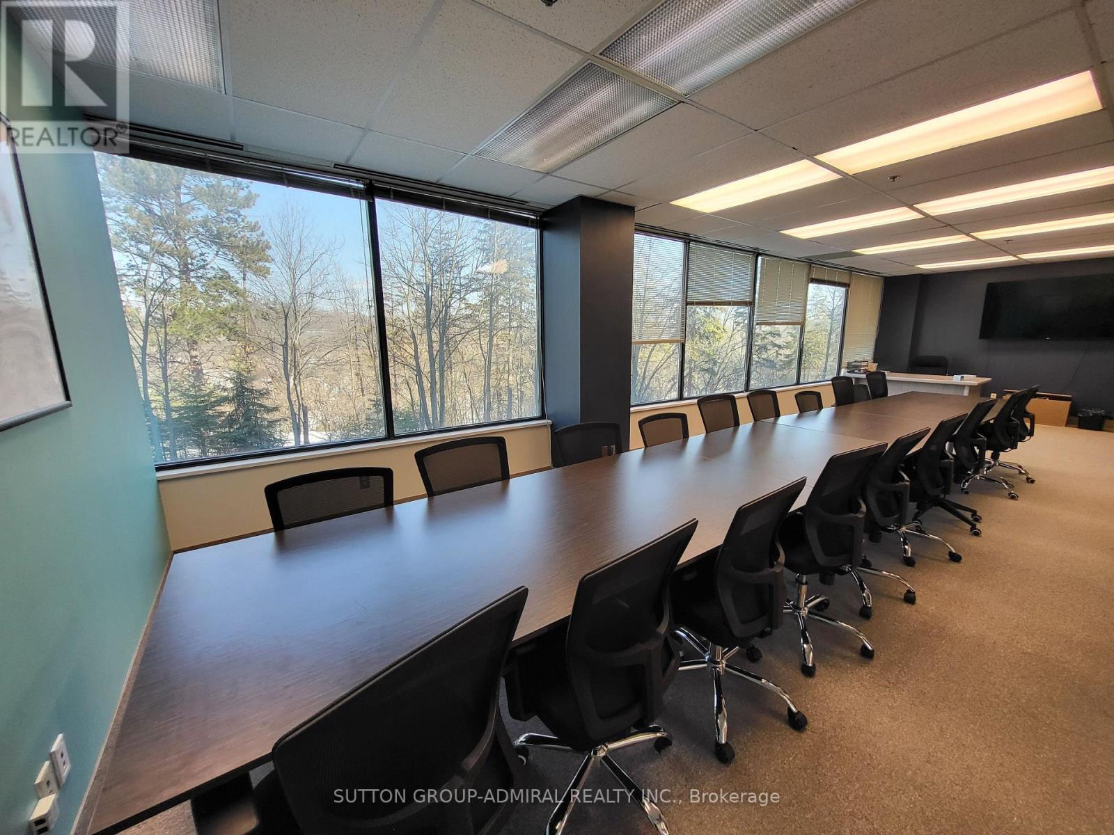 200 - 3100 Steeles Avenue W Property Photo 21