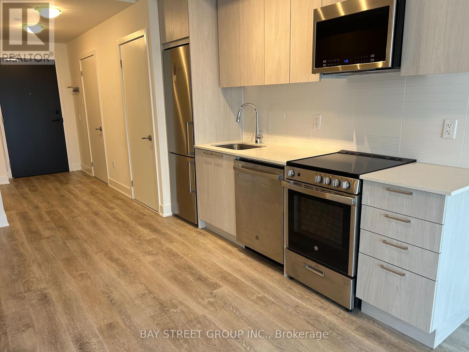 612 - 185 Deerfield Drive Property Photo 4