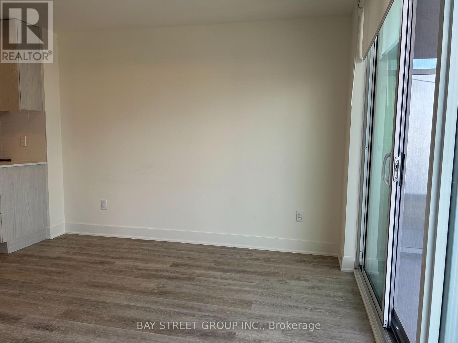 612 - 185 Deerfield Drive Property Photo 8