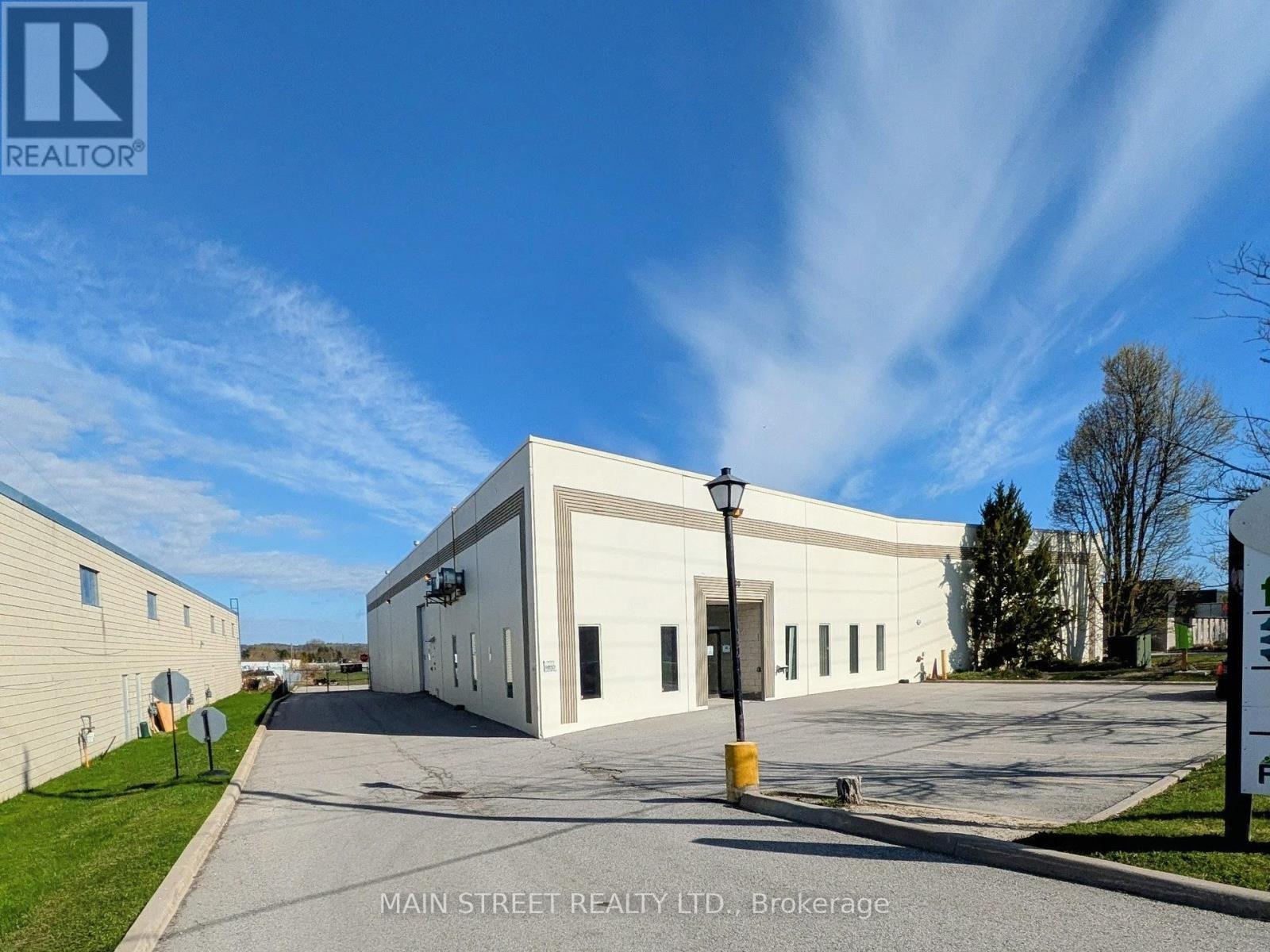 350 Industrial Parkway S Property Photo 1