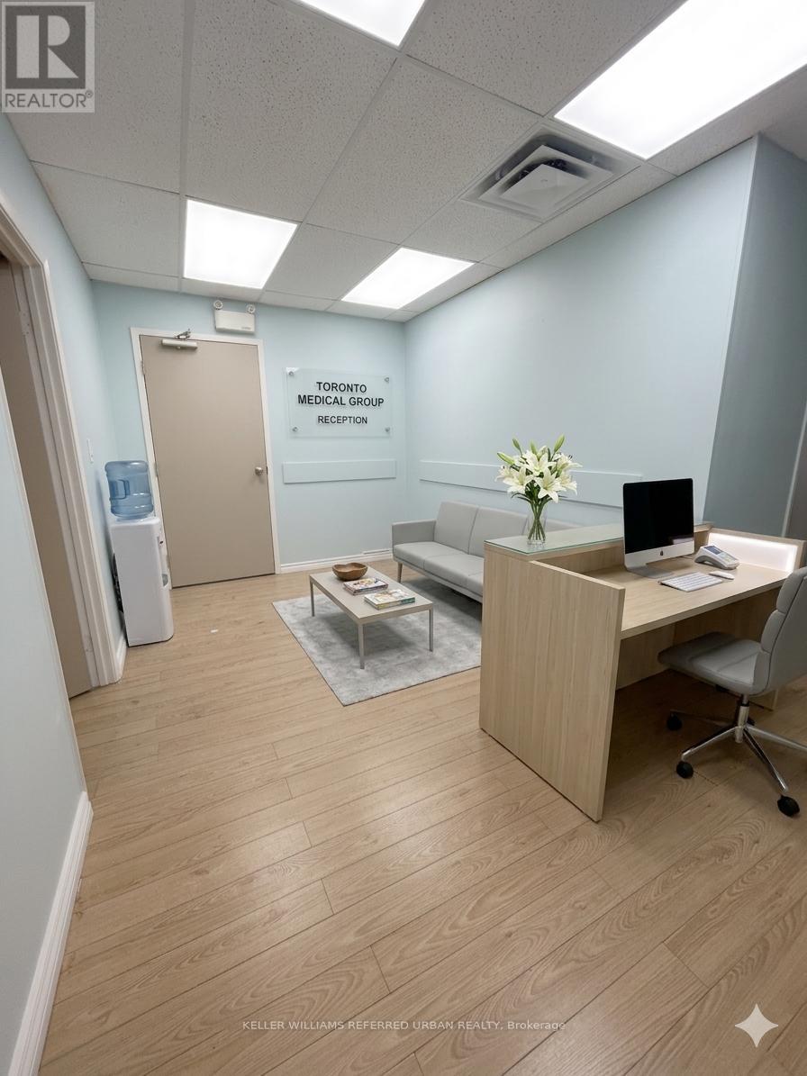 10132 Yonge Street #201 Property Photo 2