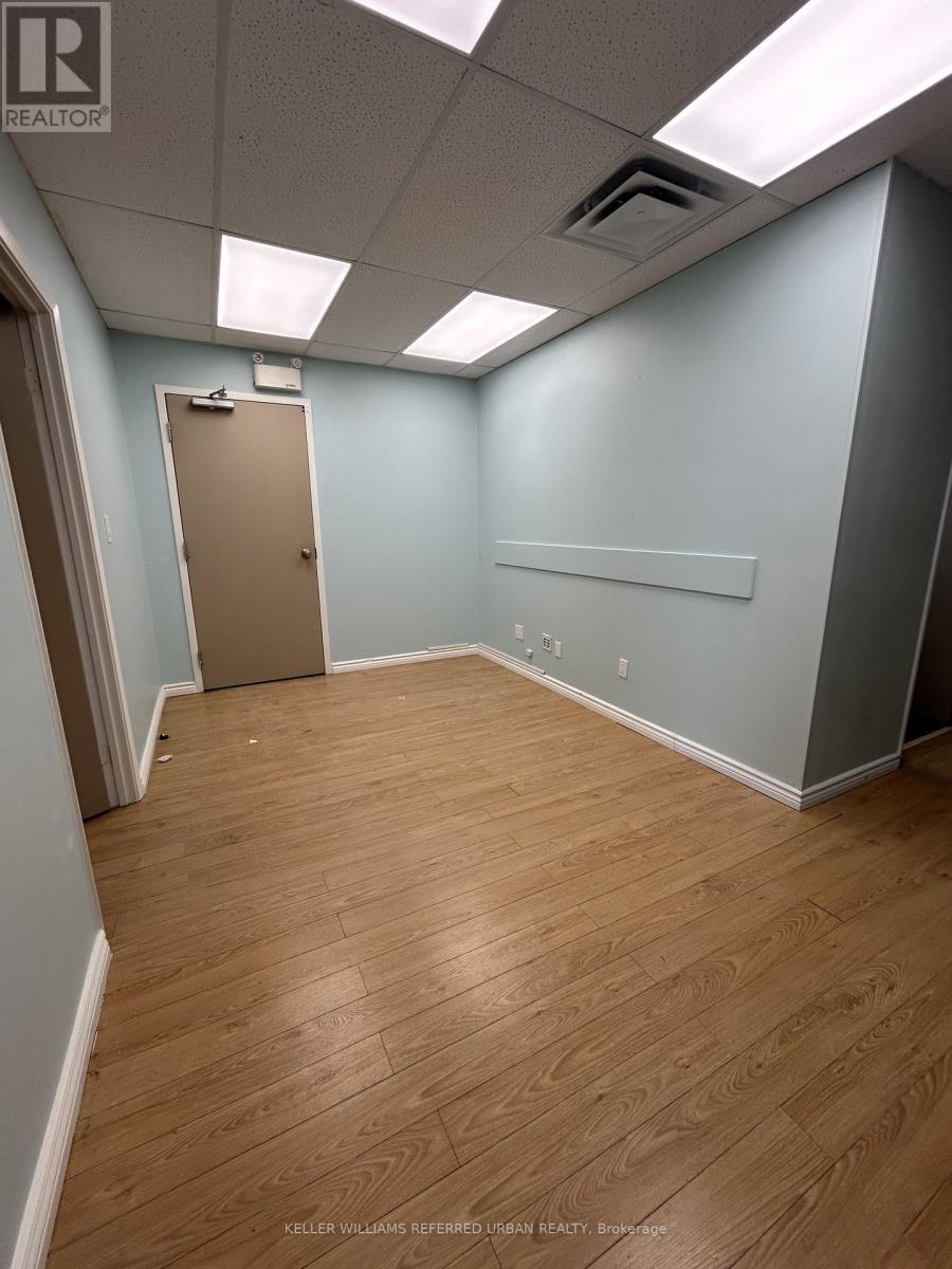 10132 Yonge Street #201 Property Photo 3