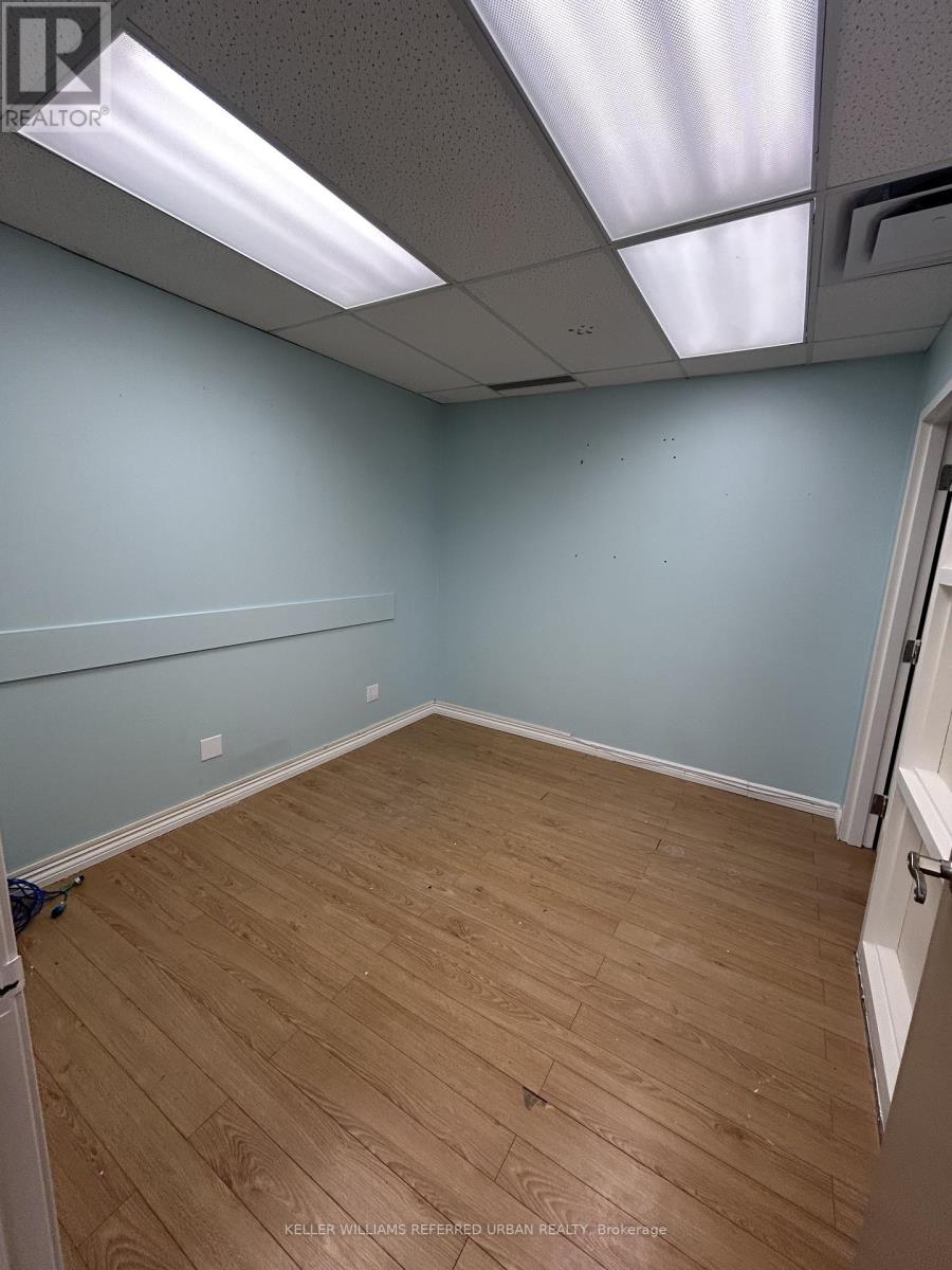 10132 Yonge Street #201 Property Photo 5