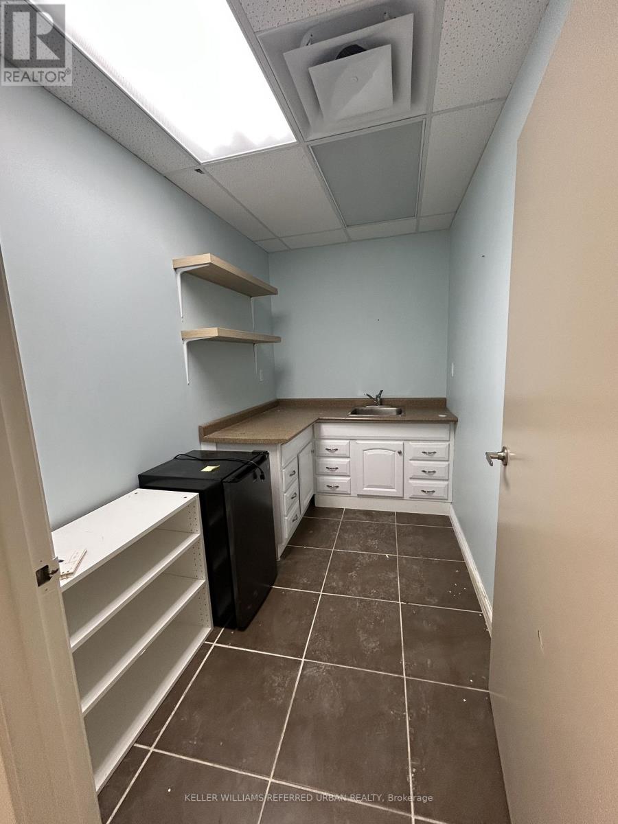 10132 Yonge Street #201 Property Photo 6