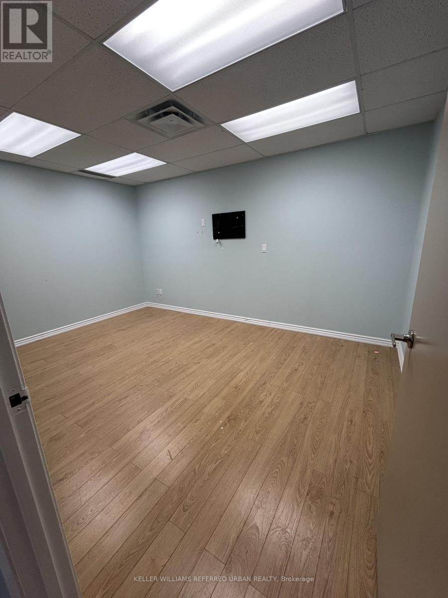 10132 Yonge Street #201 Property Photo 9