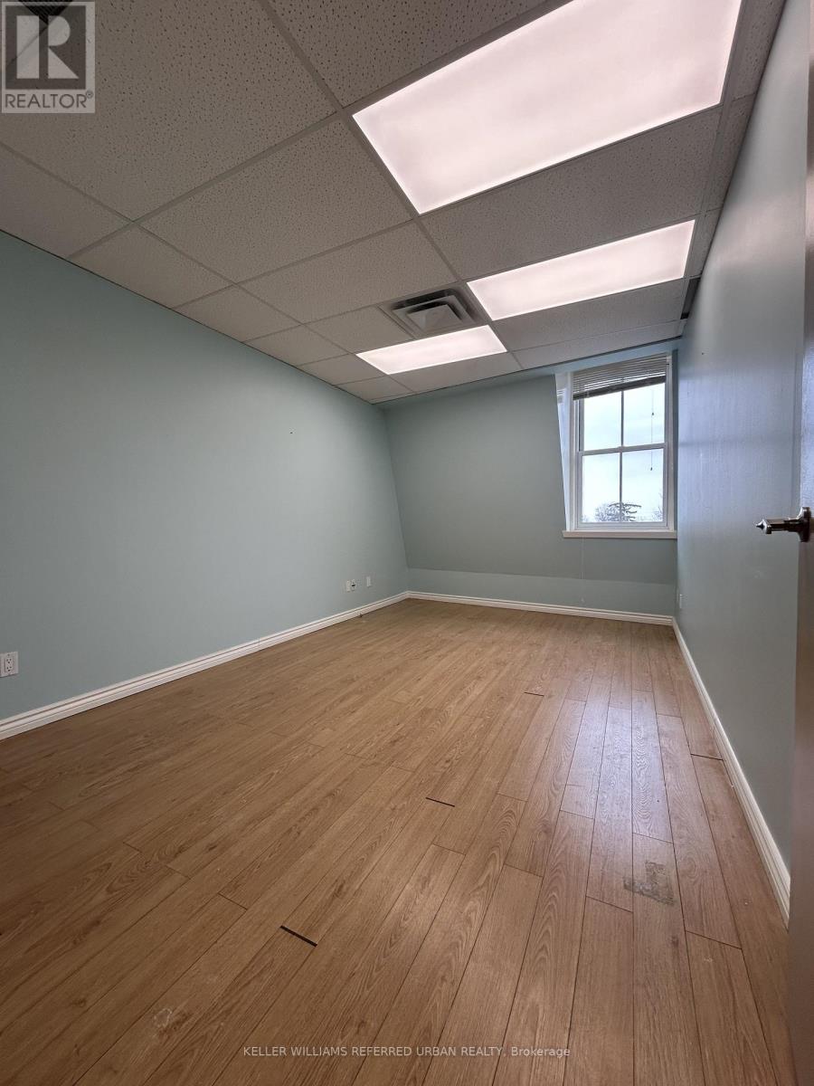 10132 Yonge Street #201 Property Photo 15