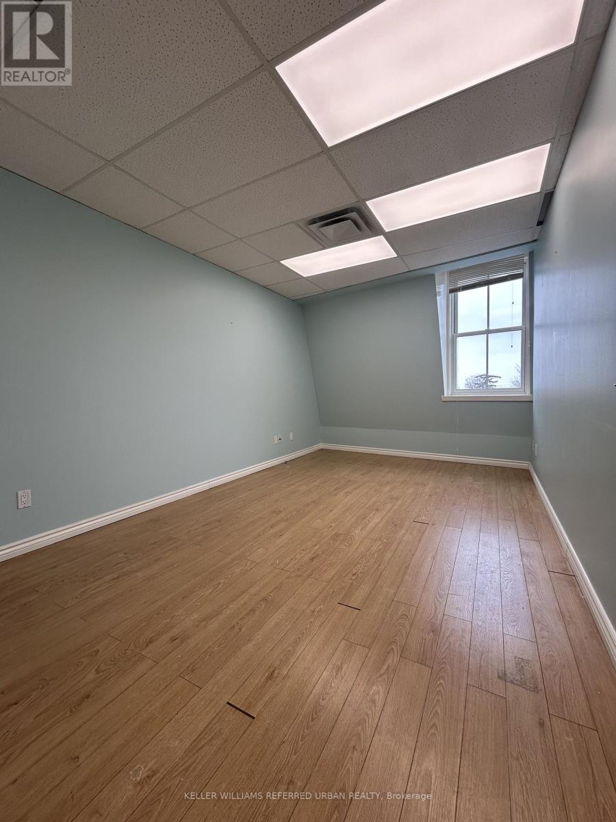 10132 Yonge Street #201 Property Photo 16