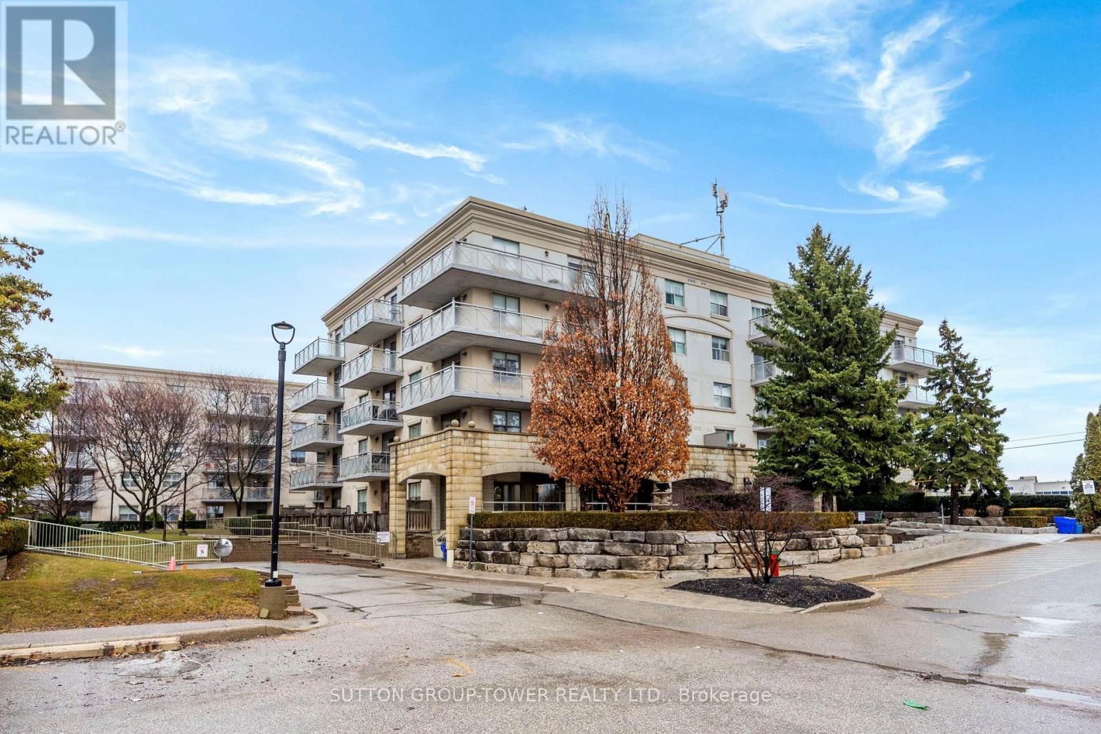 408 - 2500 Rutherford Road N Property Photo 1