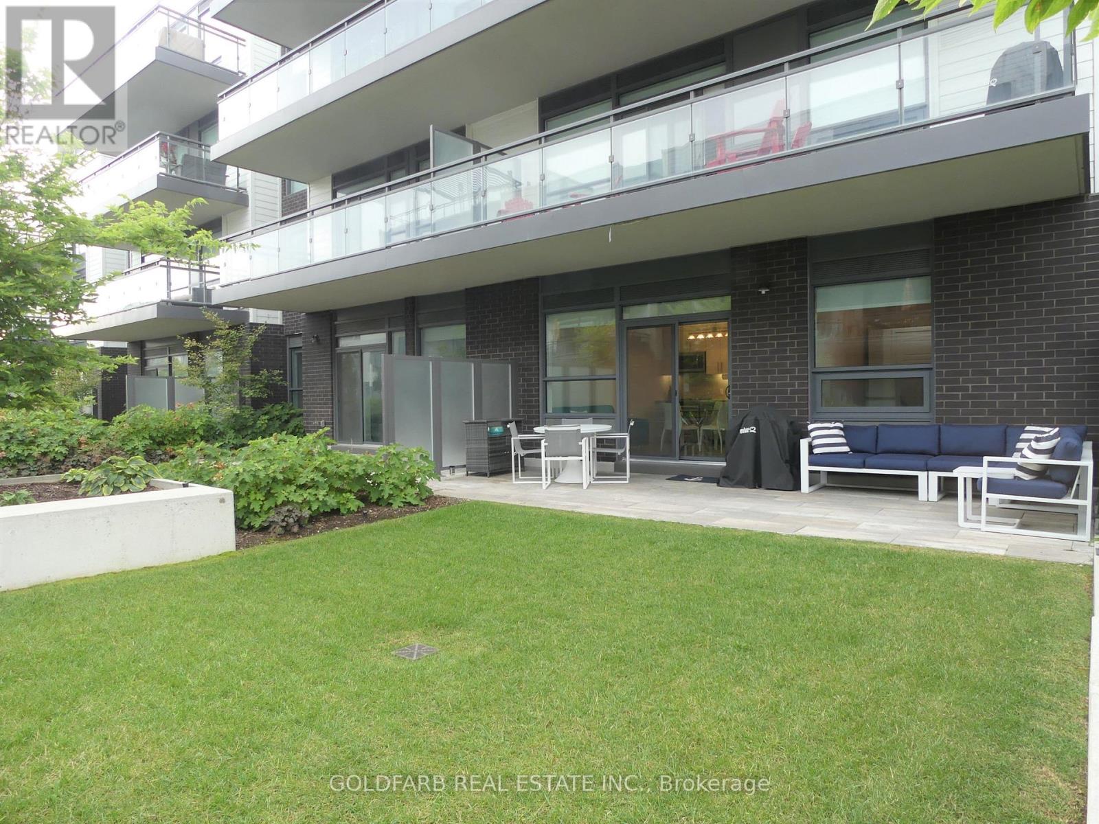B112 - 271 SEA RAY AVENUE