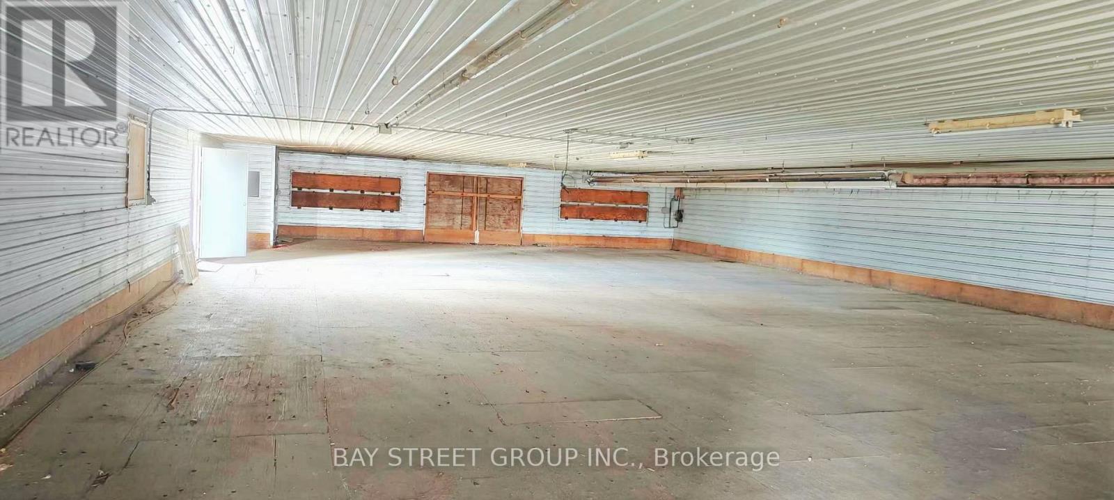 Barn 4 - 641 Canal Road Property Photo 6