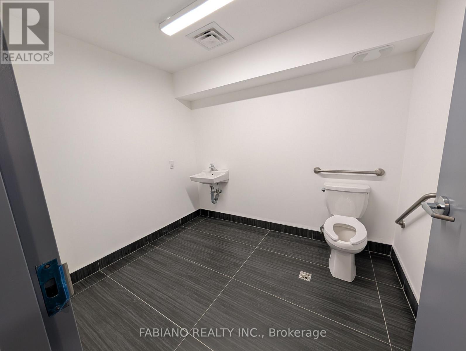2 - 13130 Yonge Street Property Photo 10