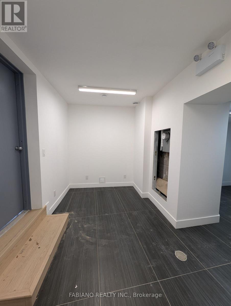 2 - 13130 Yonge Street Property Photo 14