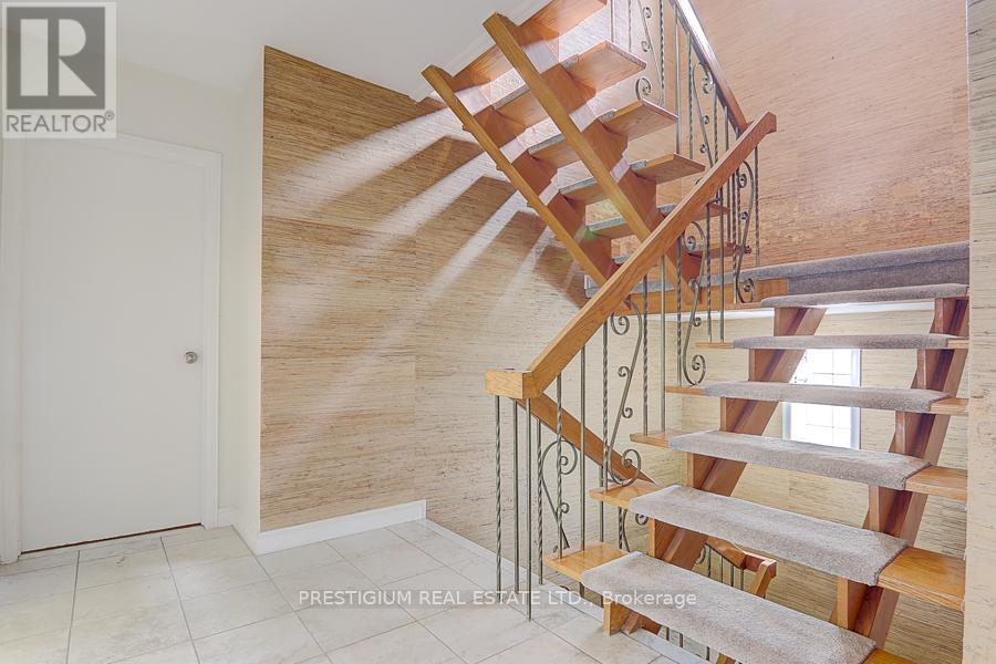 57 Laureleaf Road Property Photo 5