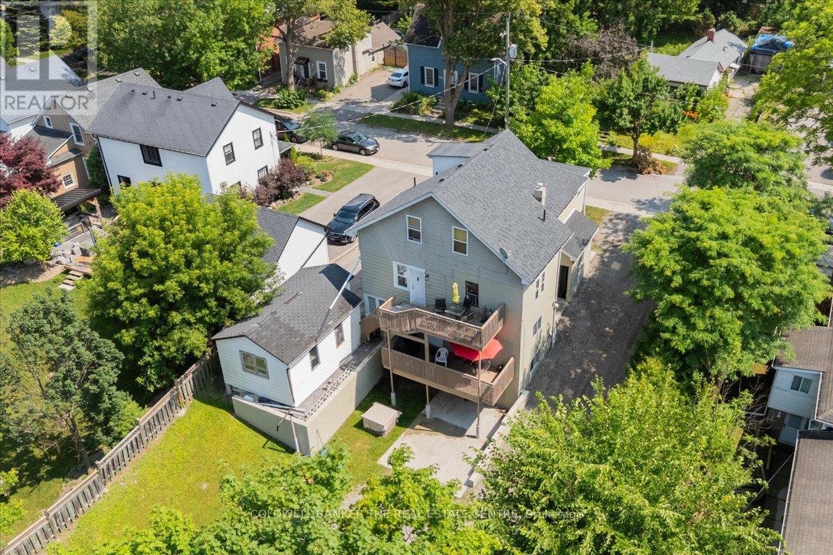379 Simcoe Street Property Photo 8