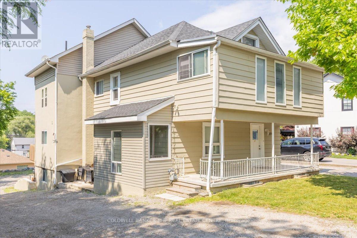 379 Simcoe Street Property Photo 12