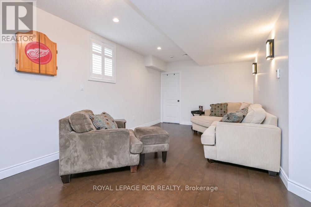 10 Fisher Drive Property Photo 24