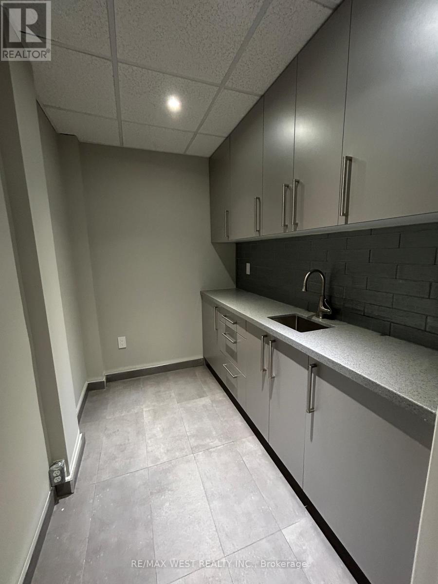 3 - 176 Rivermede Road Property Photo 13