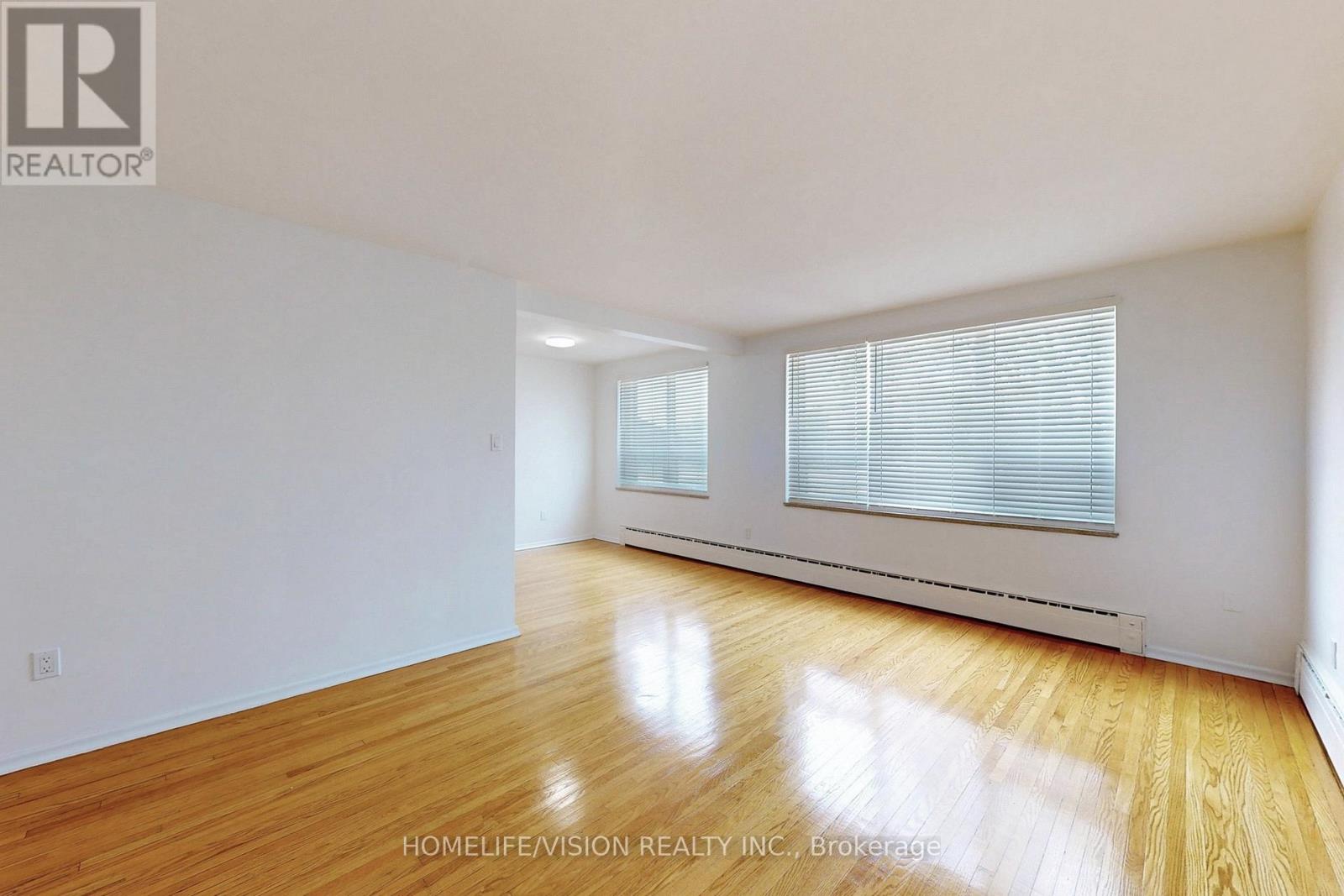 4 - 9901 Yonge Street Property Photo 11